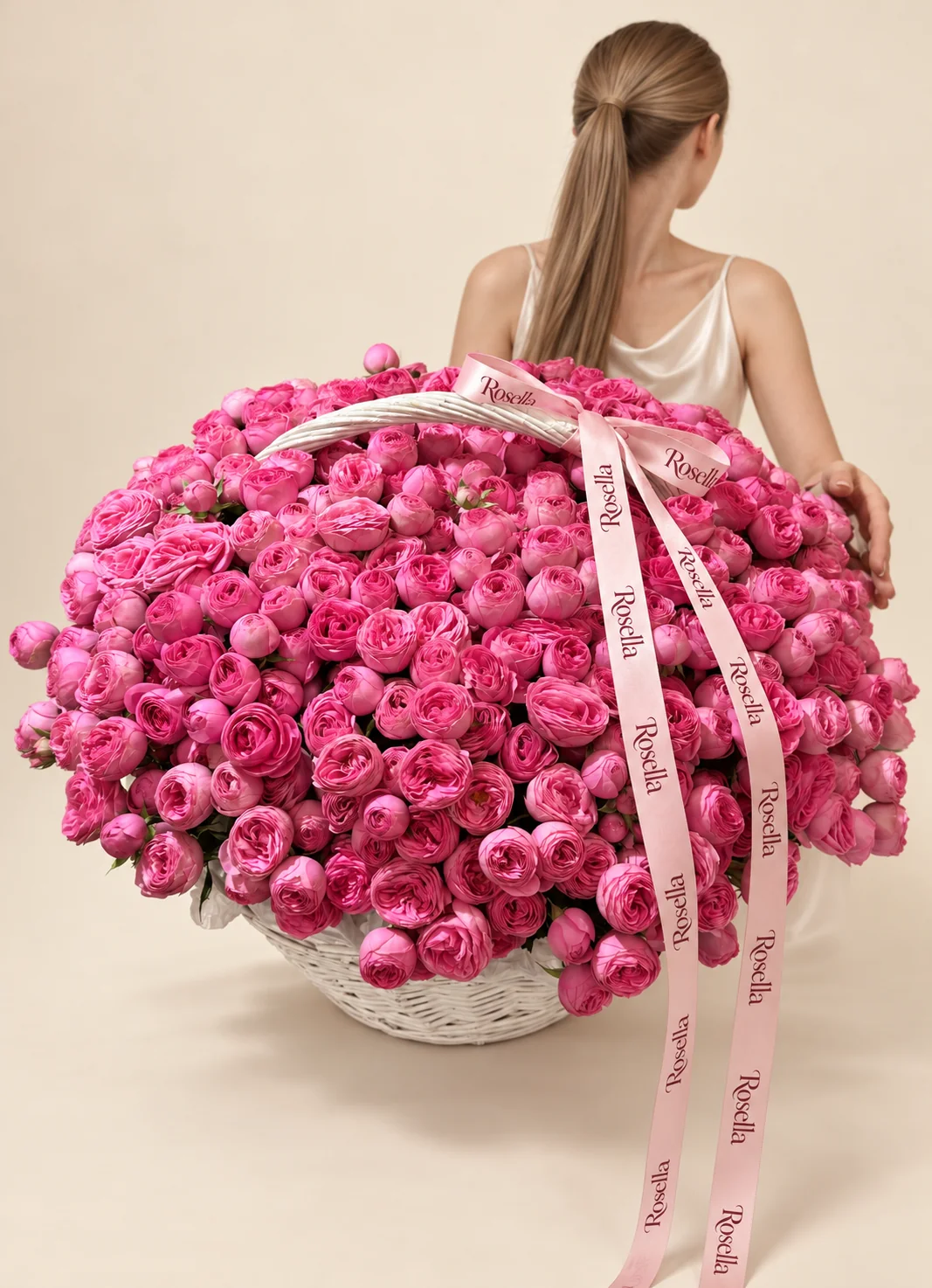 225 spray roses in a basket