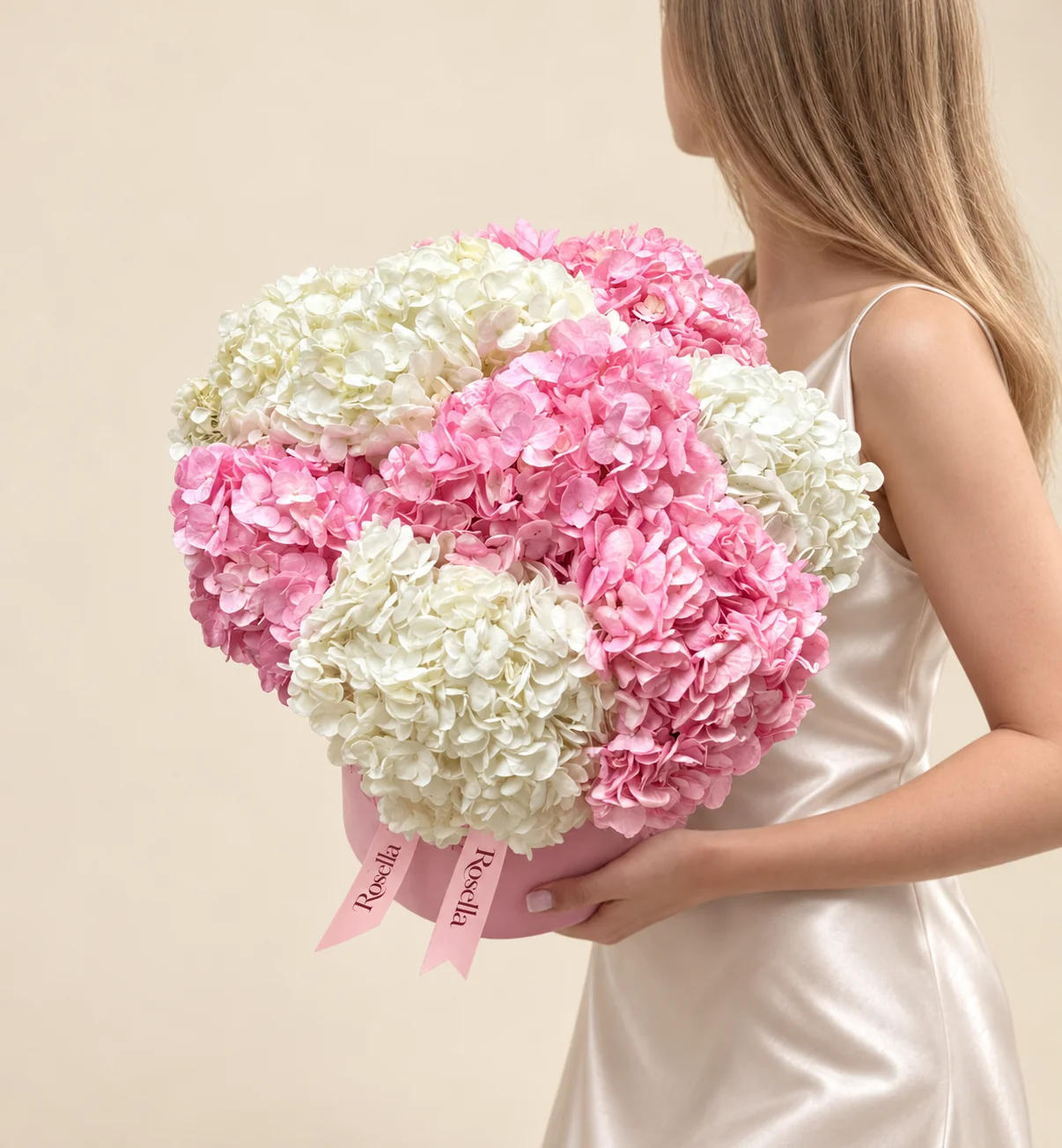 5 pink hydrangeas & 5 white hydrangeas in a round box