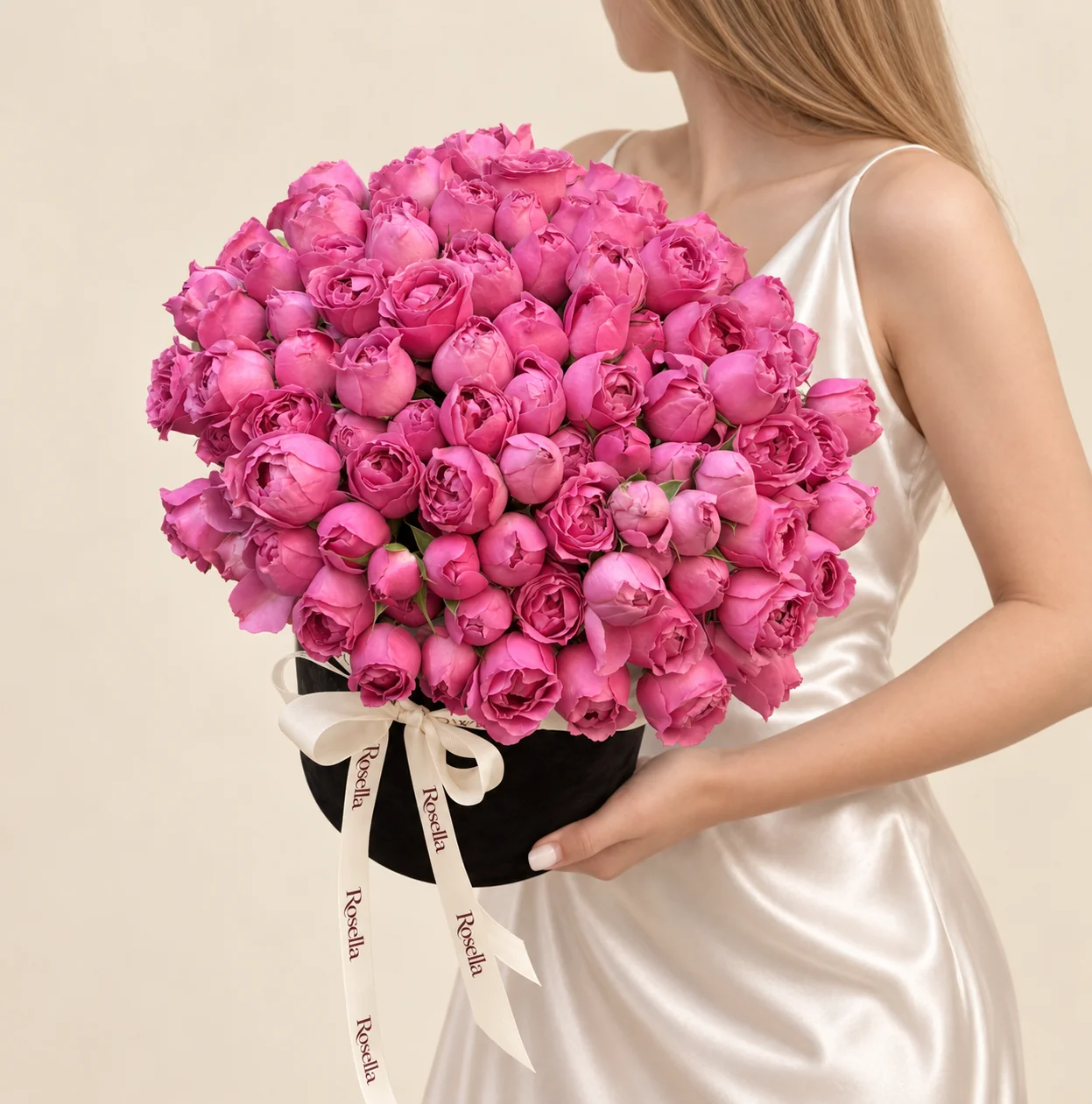 105 spray roses in a round box