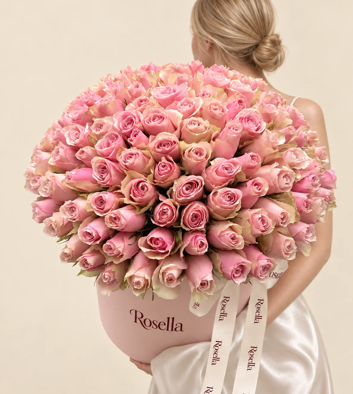 125 roses in a round box