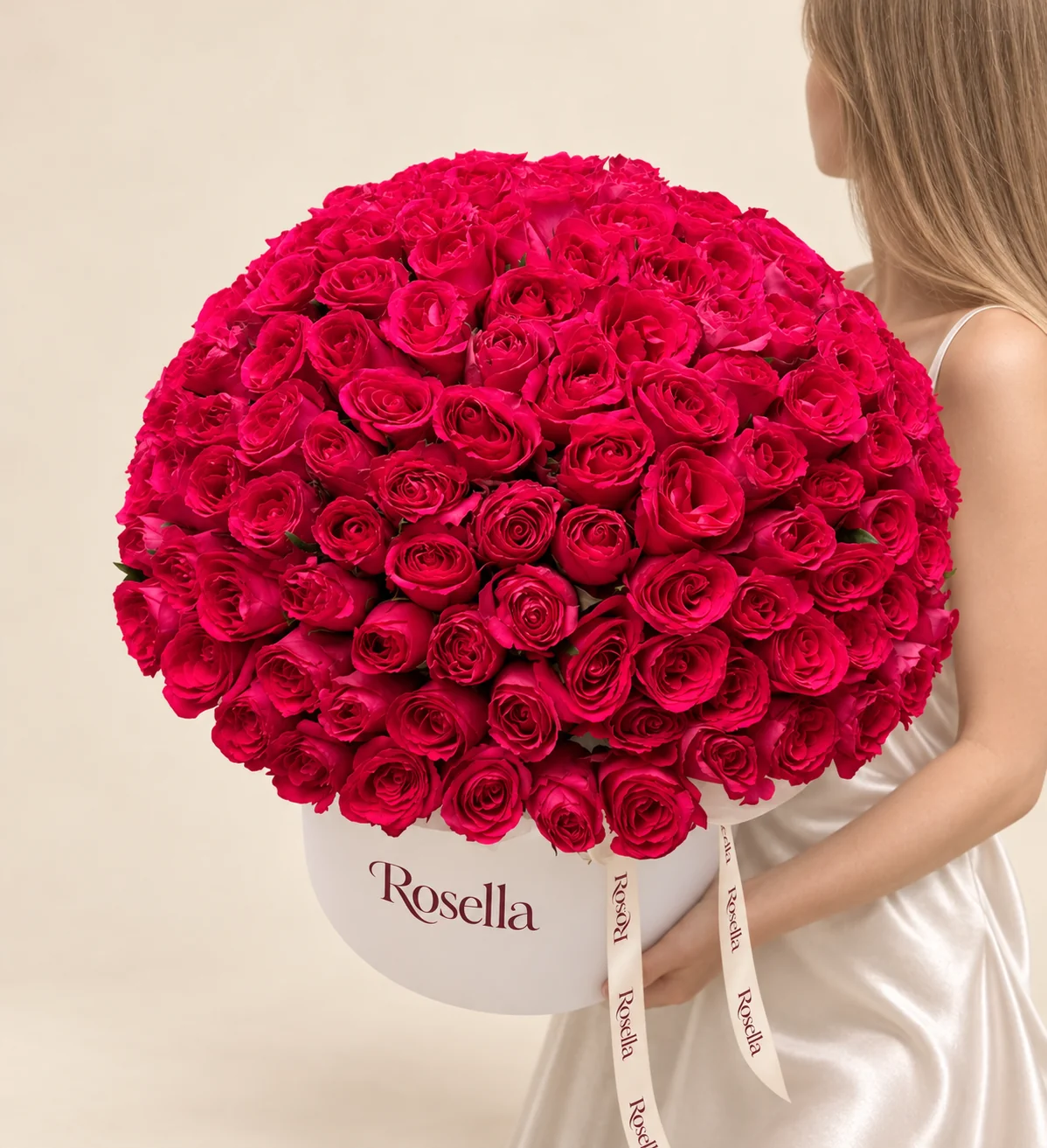 125 roses in a round box