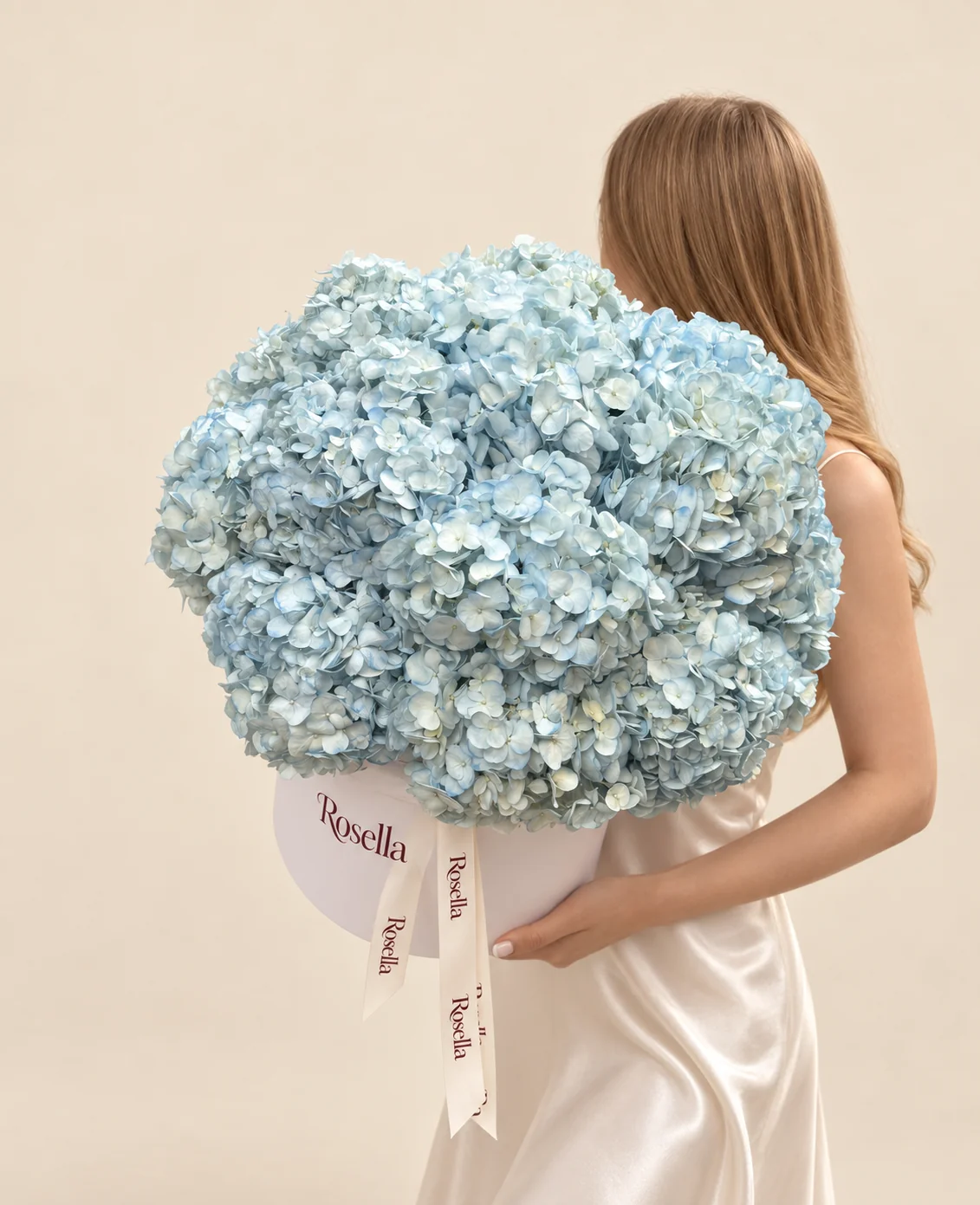 15 hydrangeas in a round box