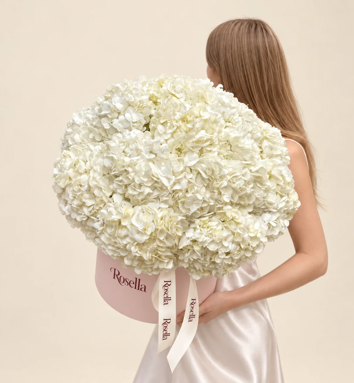 16 hydrangeas in a round box
