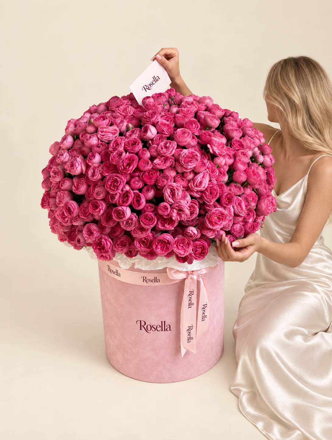 230 spray roses in a round box