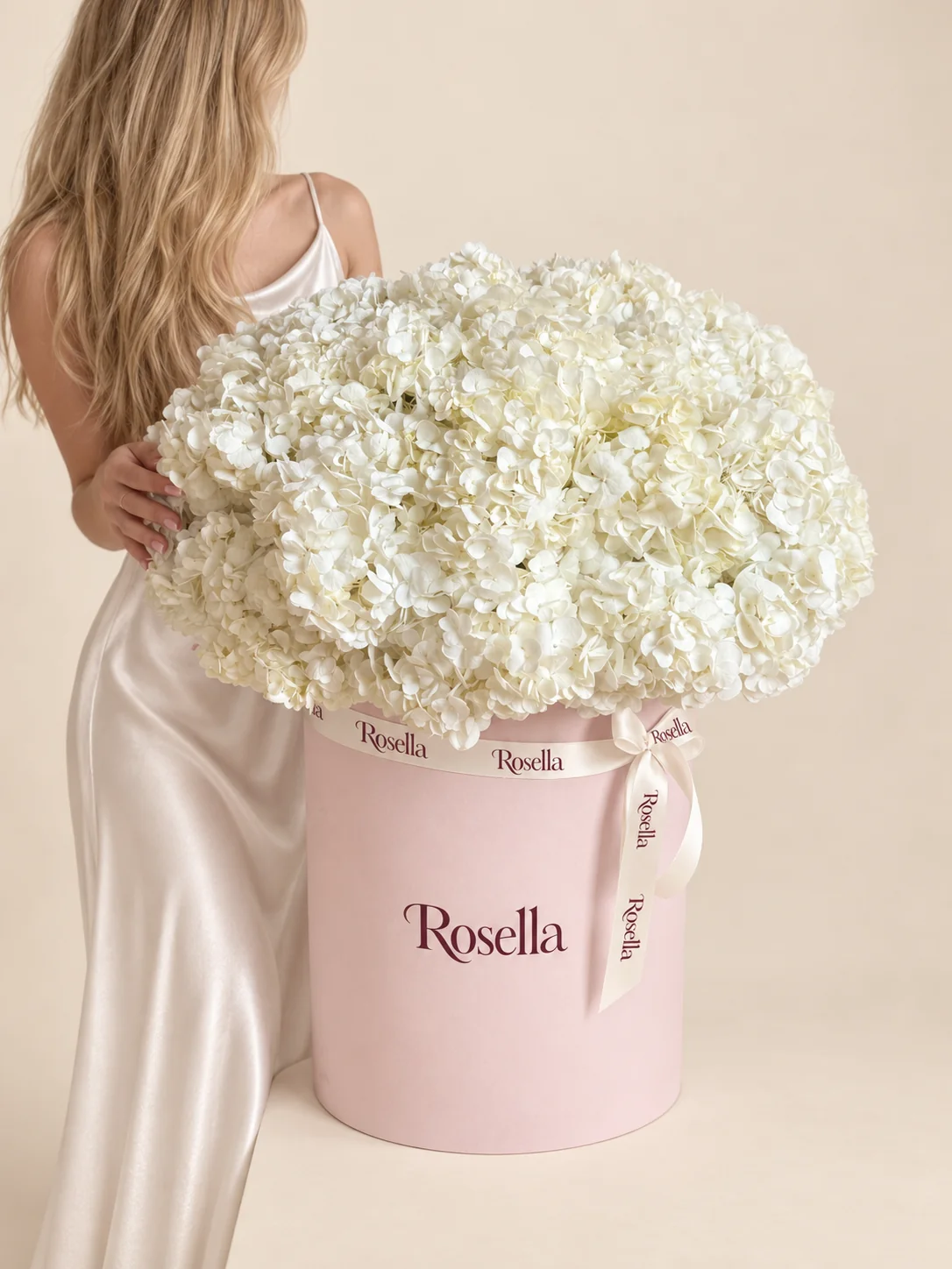 29 hydrangeas in a round box