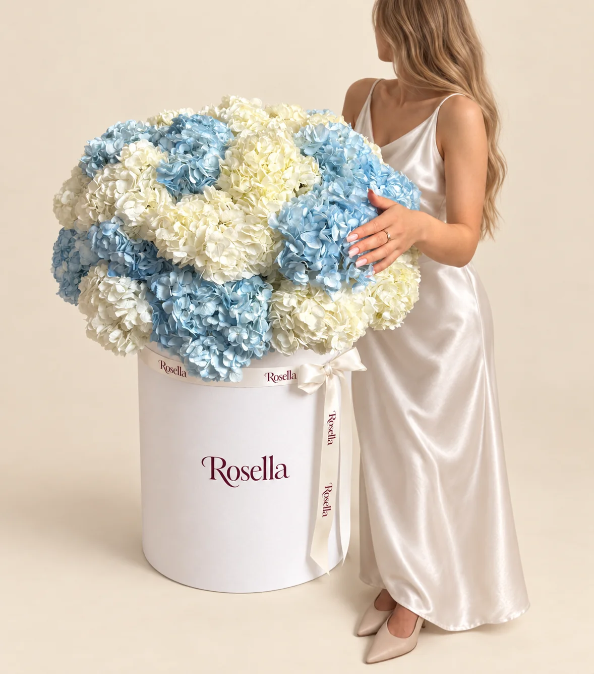 18 white hydrangeas & 15 blue hydrangeas in a round box