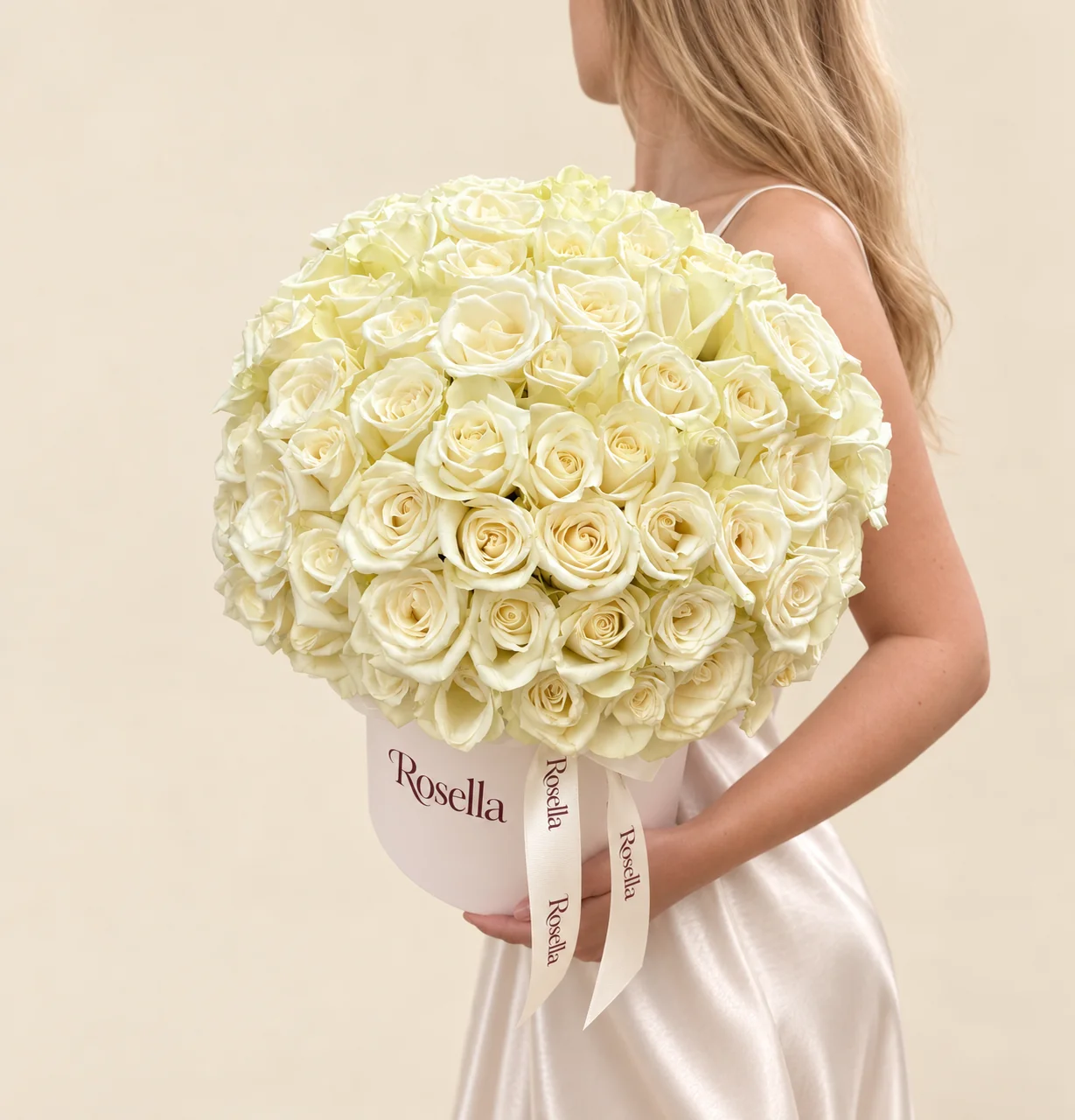 75 roses in a round box