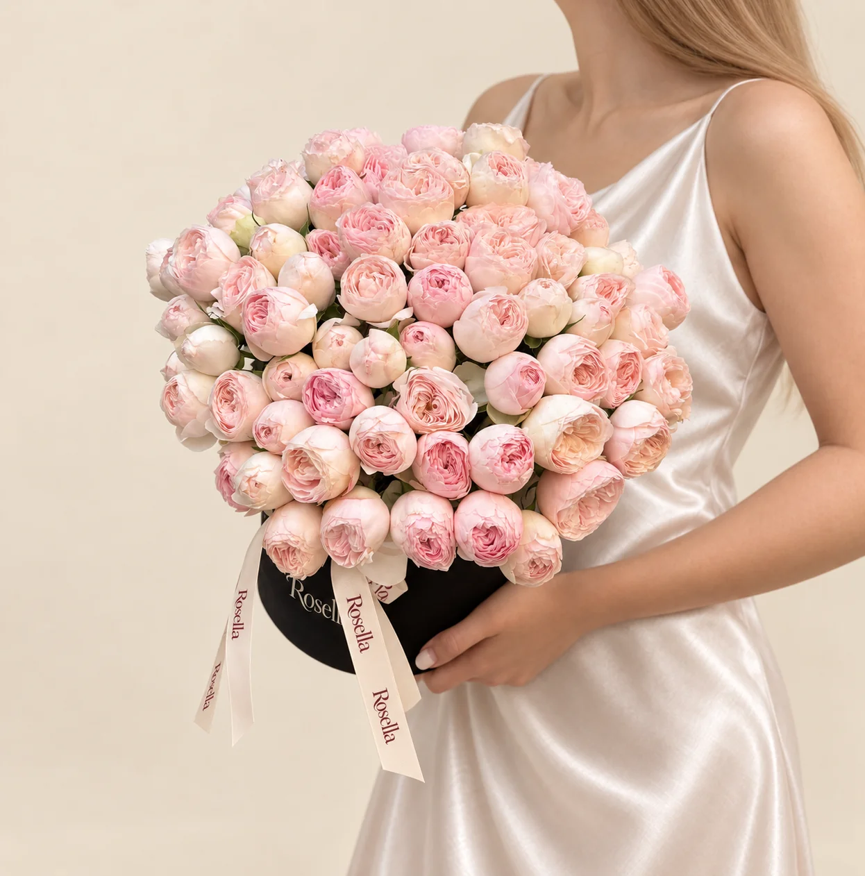 80 spray roses in a round box