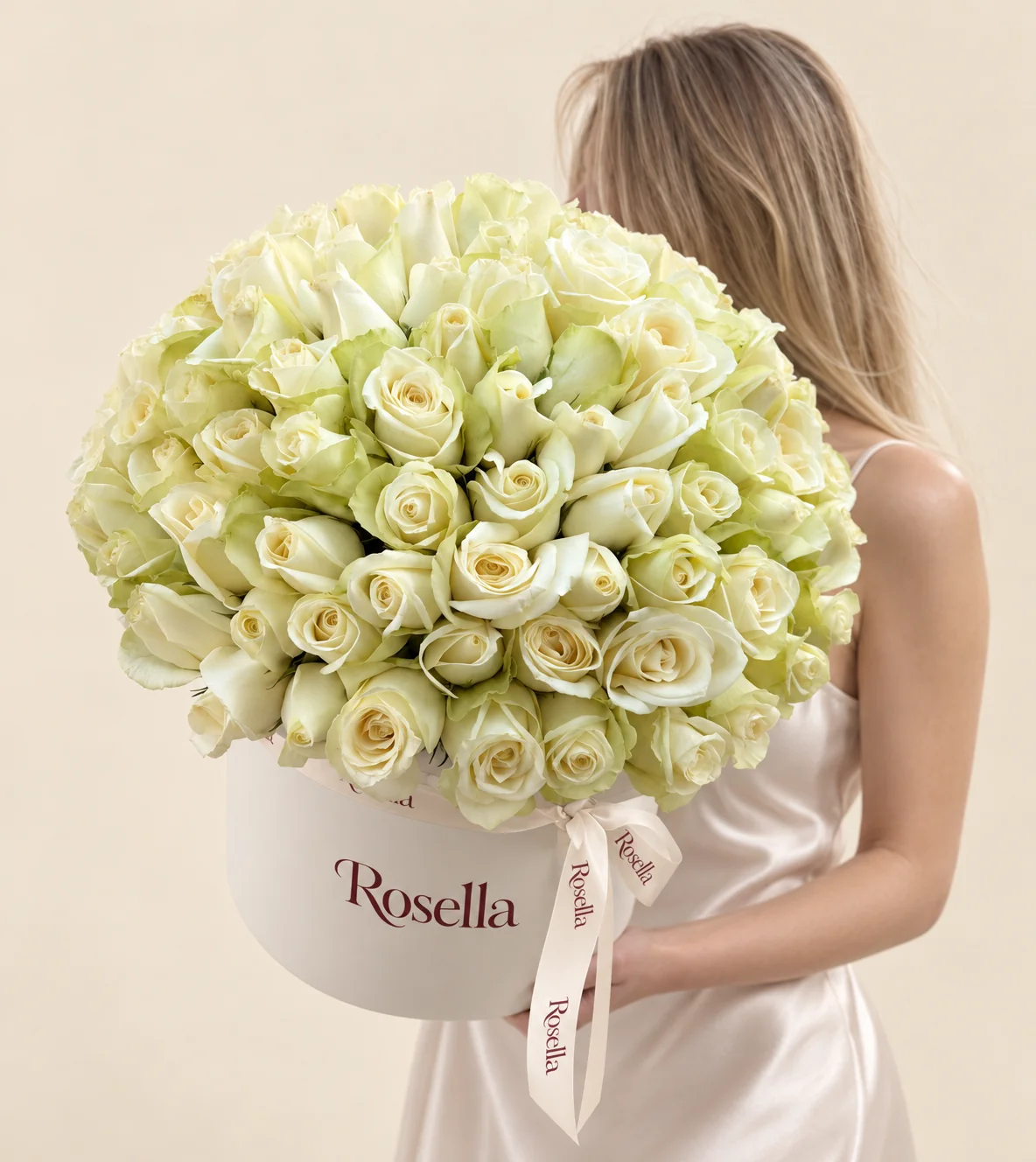 95 roses in a round box