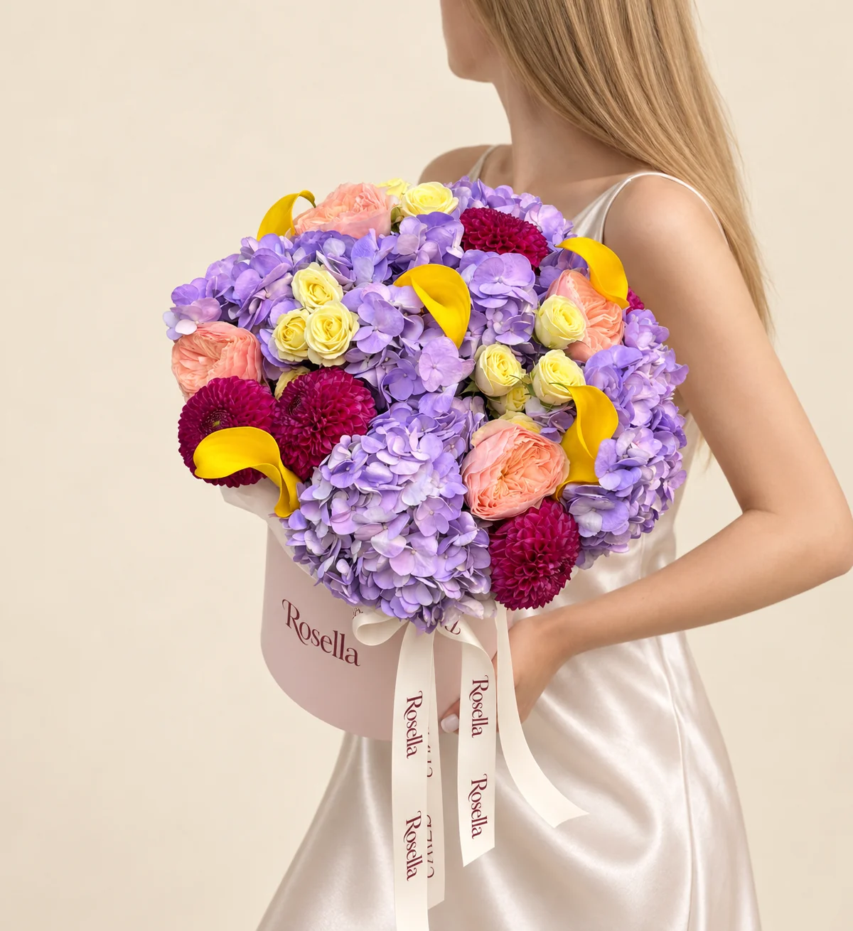 6 hydrangeas, 5 garden roses, 6 chrysanthemums, 14 spray roses & 5 callas in a round box