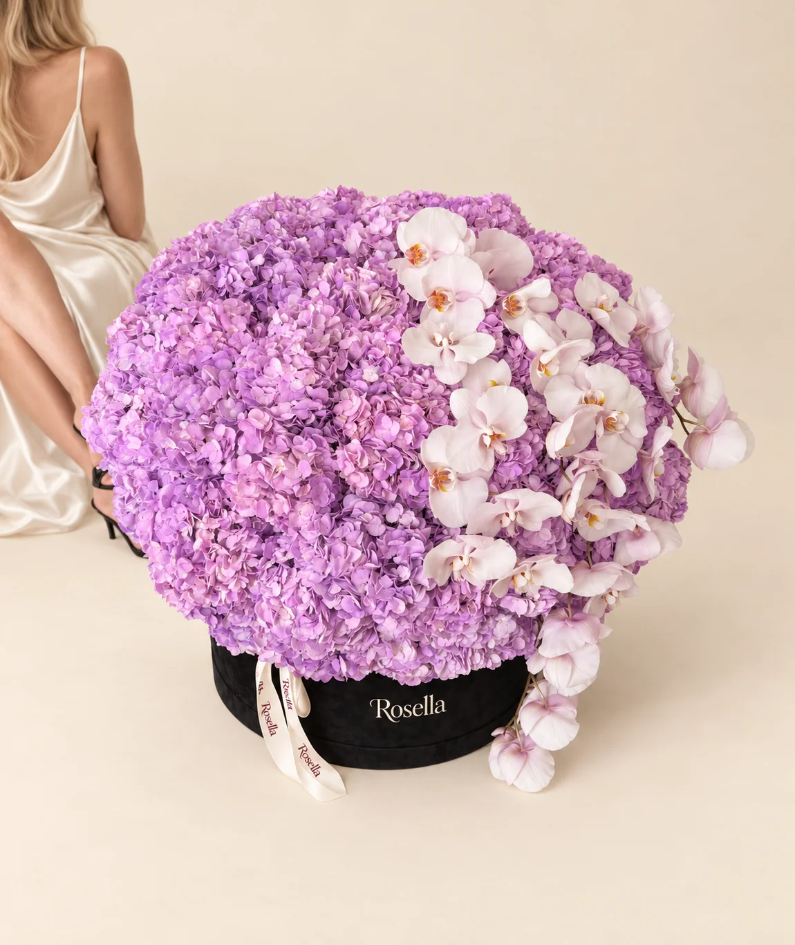 33 hydrangeas & 32 orchid blooms in a round box