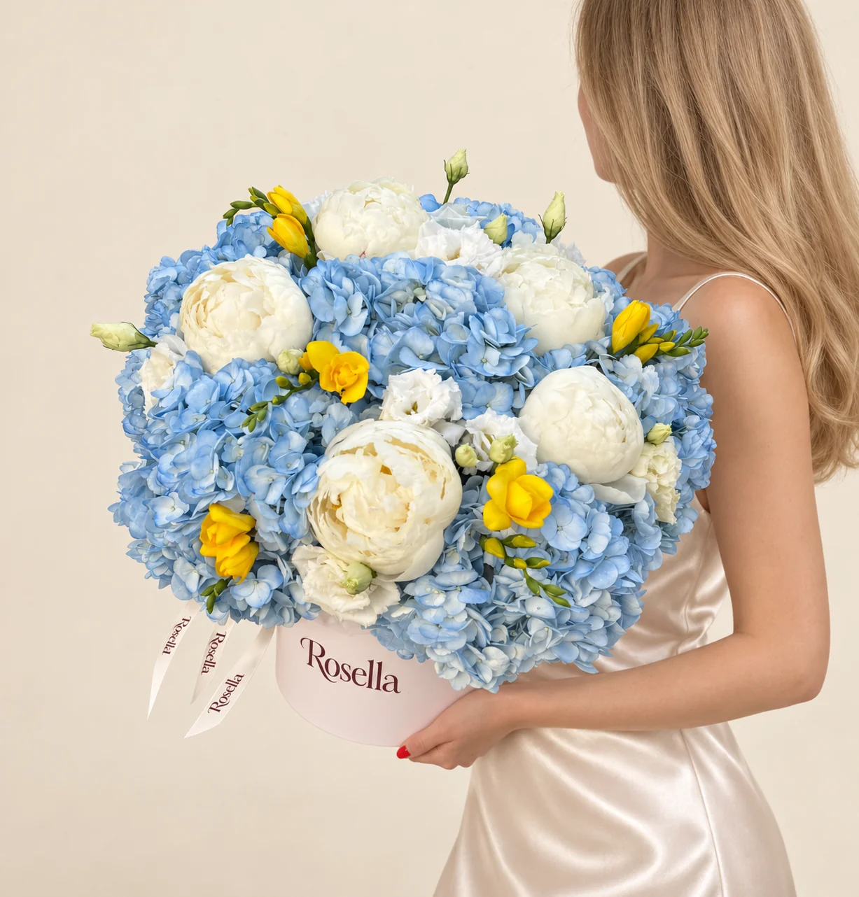 10 hydrangeas, 5 peonies, 4 freesias & 8 lisianthus blooms in a round box