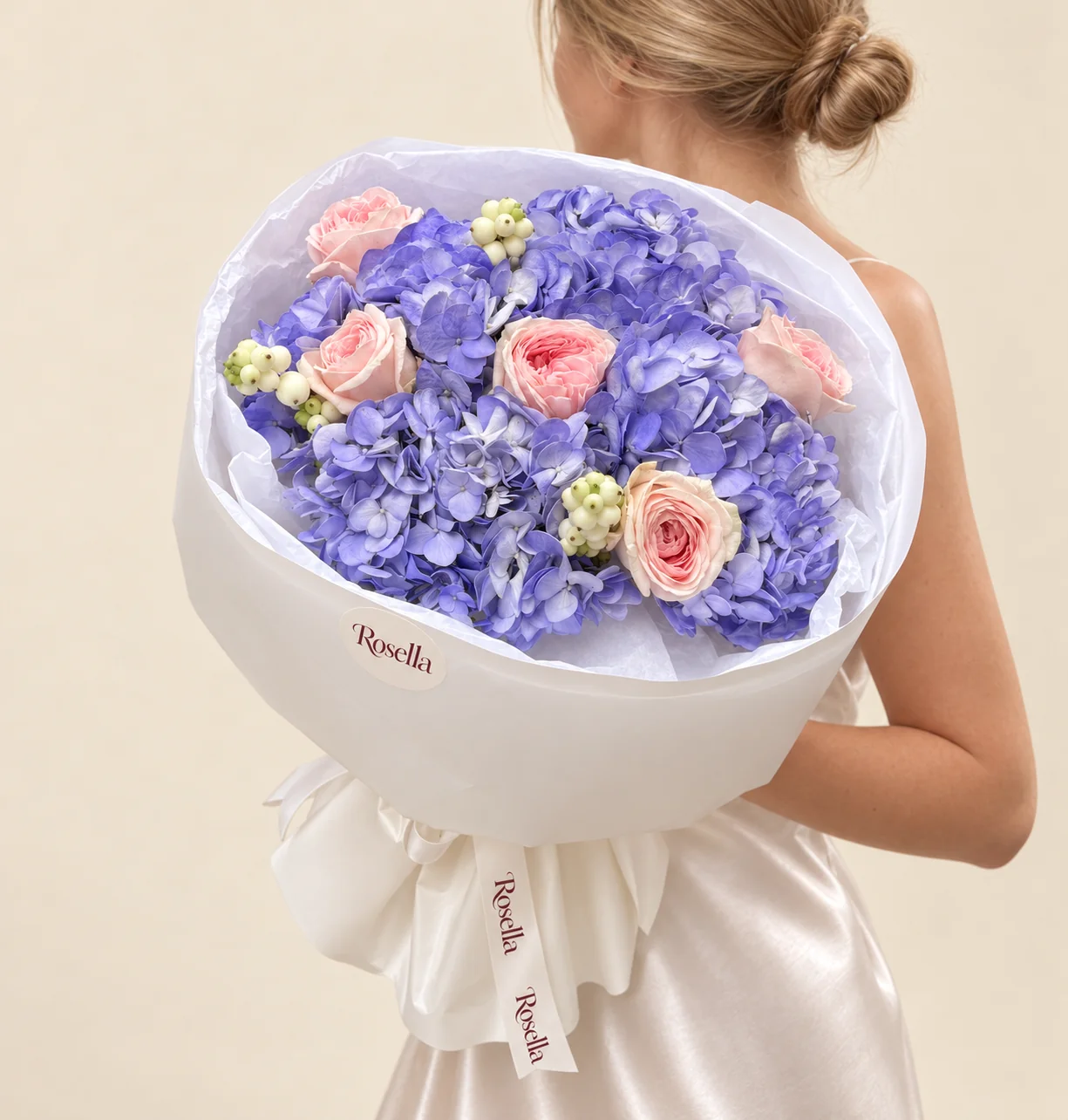 5 hydrangeas & 5 garden roses in a hand-tied bouquet
